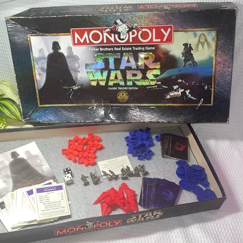 Monopoly Star Wars Classic Trilogy Edition Board Game ♟️